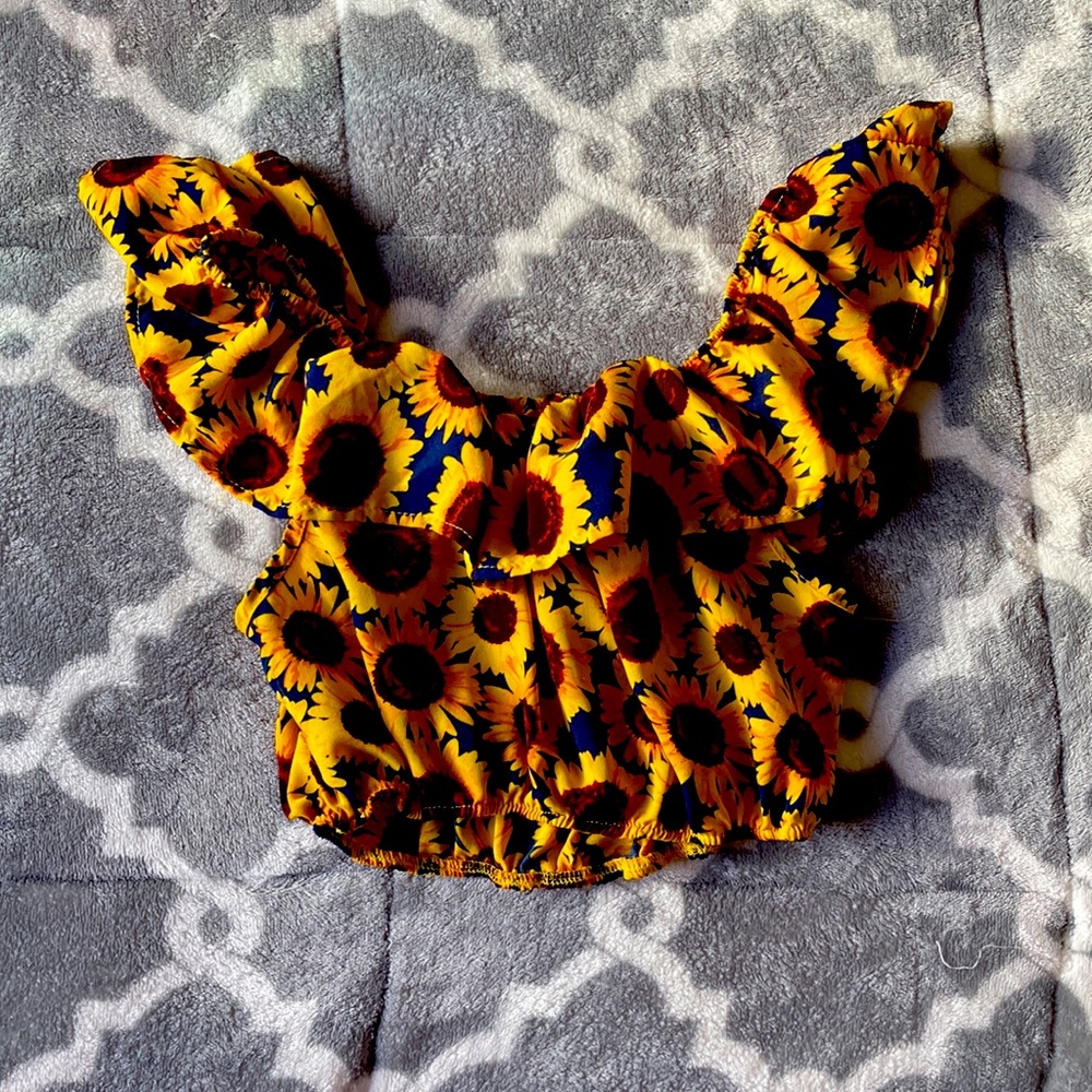 Sunflower ruffled cropped top